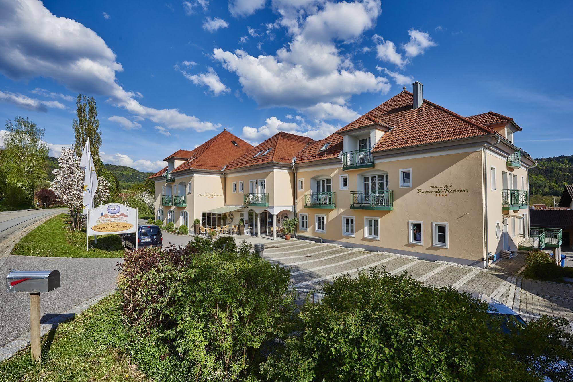 Akzent Hotel Bayerwald-Residenz Neukirchen  Extérieur photo