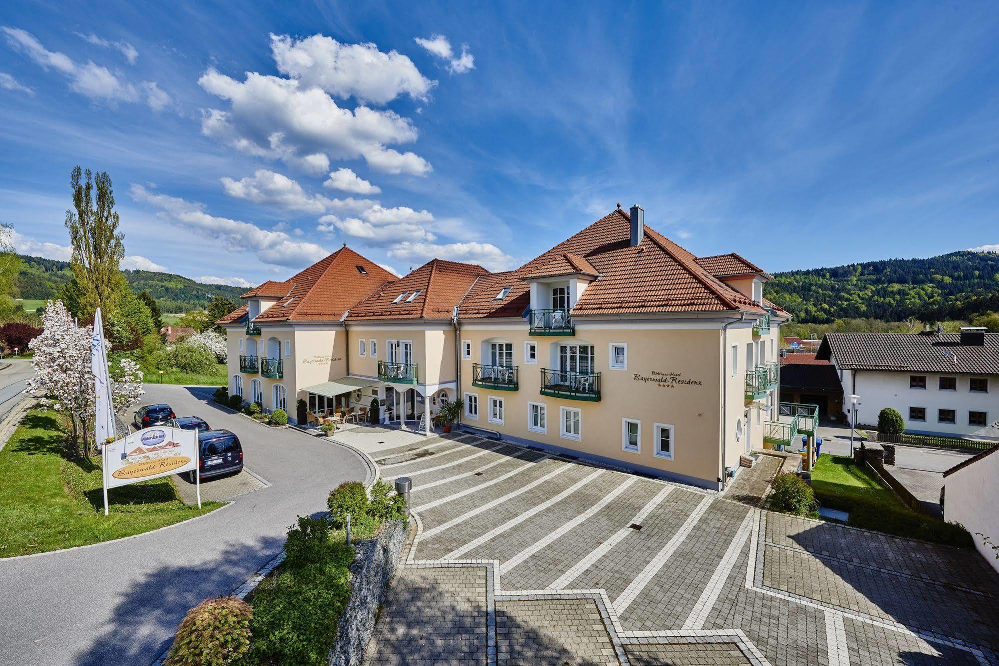 Akzent Hotel Bayerwald-Residenz Neukirchen  Extérieur photo